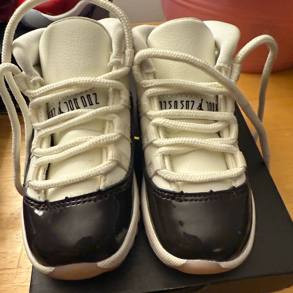 Jordan Toddler 7C Neapolitan 11s